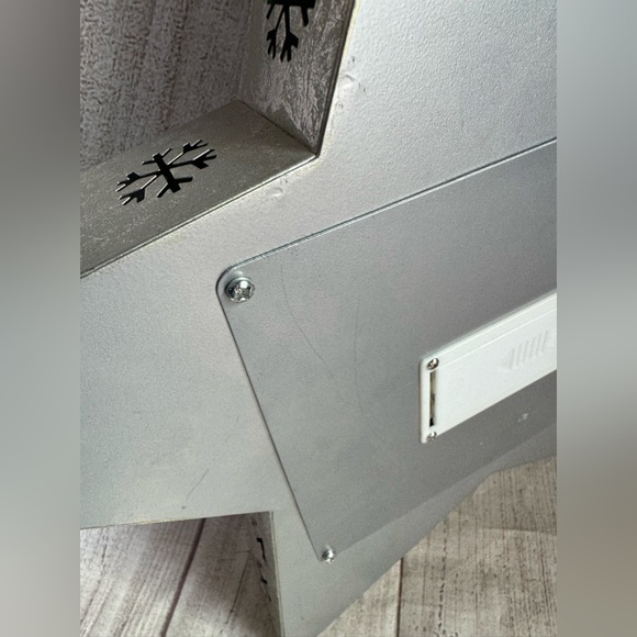 Holiday Star Merry Christmas Reindeer Snowflake Light Up Metal Wall/Shelf Decor - Picture 11 of 11